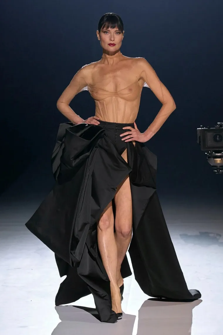 Bila je jedan od najvećih supermodela 90-ih, bolovala od neobične bolesti pa se 2018. vratila pistama