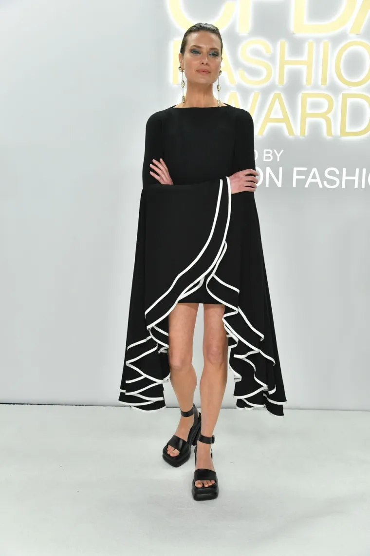 Bila je jedan od najvećih supermodela 90-ih, bolovala od neobične bolesti pa se 2018. vratila pistama