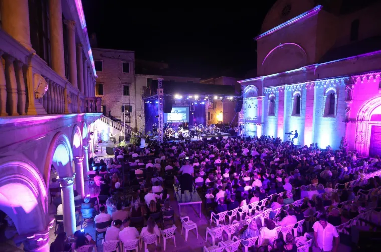 Zvijezde zapjevale u čast Vinku Coci, pogledajte tko je sve nastupio