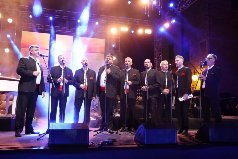 Zvijezde zapjevale u čast Vinku Coci, pogledajte tko je sve nastupio