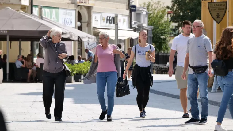 Dok su neki lagano šetali, ona je trčala: Malo tko nije primijetio atraktivnu sportašicu