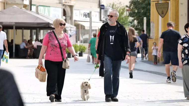 Dok su neki lagano šetali, ona je trčala: Malo tko nije primijetio atraktivnu sportašicu