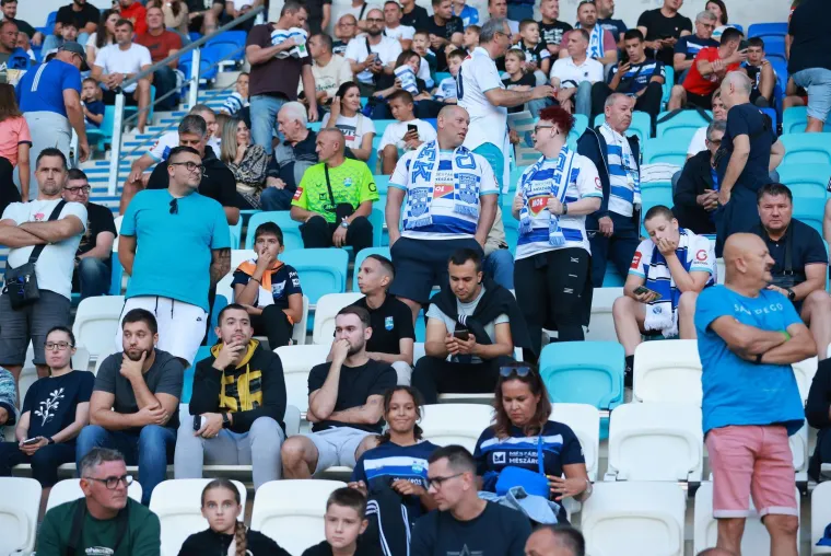 Suluda energija na Opus Areni: Pogledajte borbu protiv žohara i paljenje mreže na golu