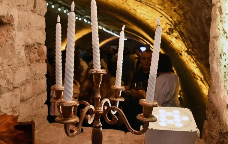 Zbog njih su vina pala u drugi plan: Dvije zgodne plavu&scaron;e osmijesima zasjenile festival