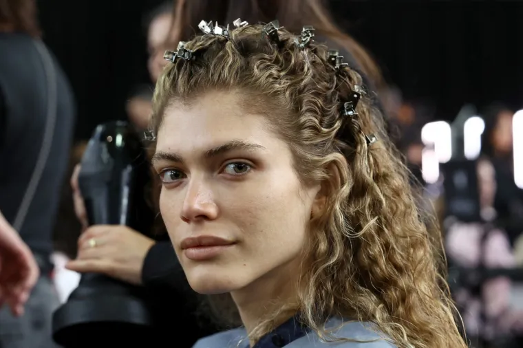 Transrodna, danas modna ikona: Valentina Sampaio svojim izgledom osvojila je svjetske piste