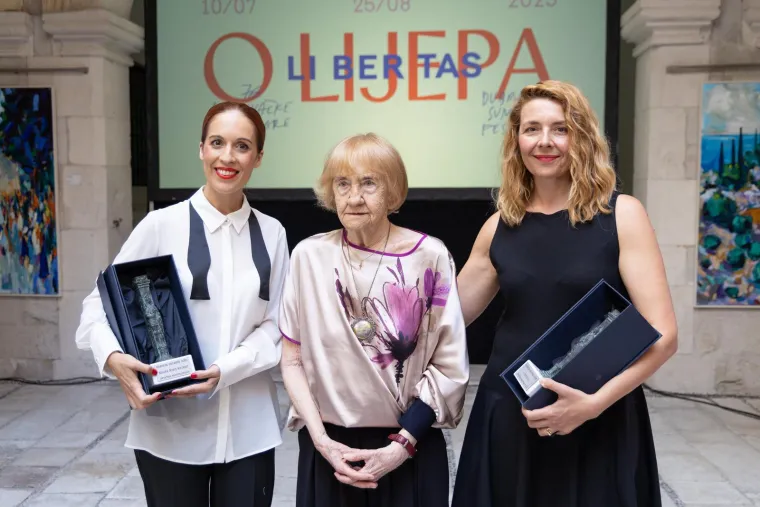 Osmijeh nije skidala s lica: Helena Minić Matanić stala je pred kamere, a ovo je razlog