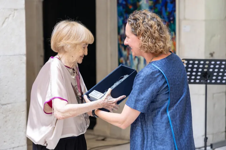 Osmijeh nije skidala s lica: Helena Minić Matanić stala je pred kamere, a ovo je razlog