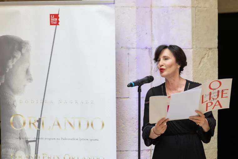 Osmijeh nije skidala s lica: Helena Minić Matanić stala je pred kamere, a ovo je razlog