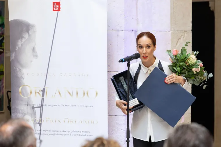 Osmijeh nije skidala s lica: Helena Minić Matanić stala je pred kamere, a ovo je razlog