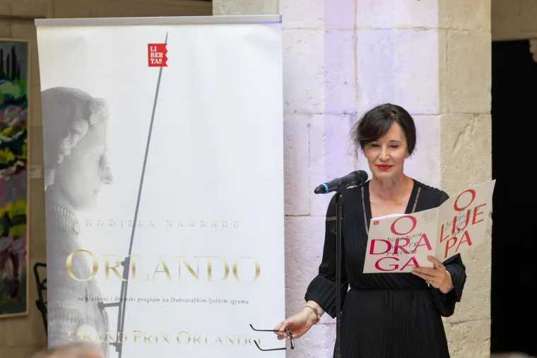 Osmijeh nije skidala s lica: Helena Minić Matanić stala je pred kamere, a ovo je razlog