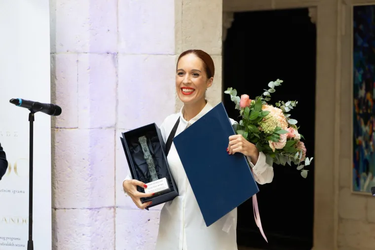 Osmijeh nije skidala s lica: Helena Minić Matanić stala je pred kamere, a ovo je razlog