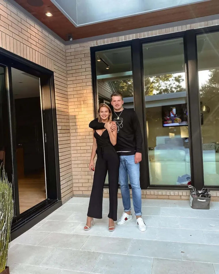 Ovo je zaručnica Luke Dončića i majka njegovog djeteta: Gradi karijeru, a Luku podržava u svemu