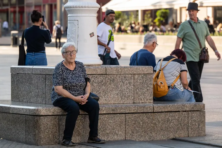 &Scaron;etnja koja nije pro&scaron;la nezapaženo: Par u bijeloj kombinaciji plijenio poglede Zagrepčana