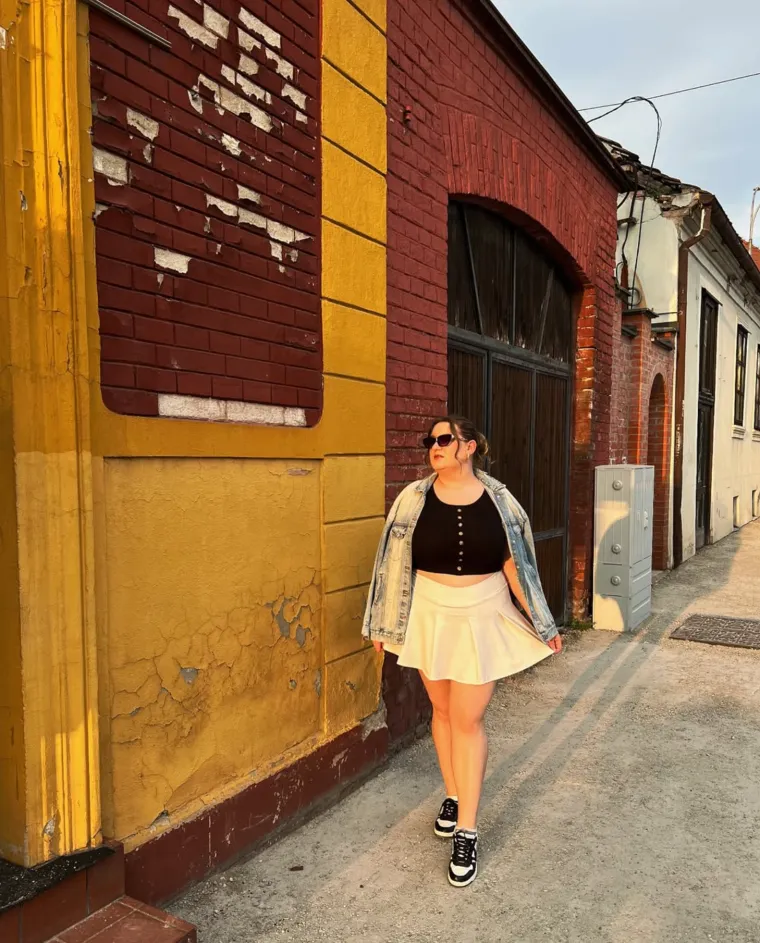 Ona osvaja influencersku scenu: Zbog viška kilograma bila zlostavljana, a sad ih ponosno pokazuje