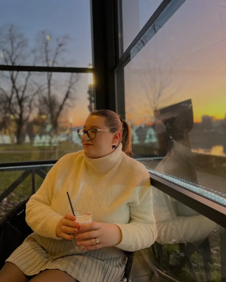 Ona osvaja influencersku scenu: Zbog viška kilograma bila zlostavljana, a sad ih ponosno pokazuje