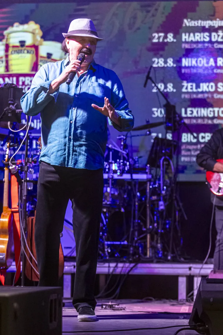 Vruća atmosfera pod &scaron;atorom: Djevojke pokazale kako se uživa na Danima piva