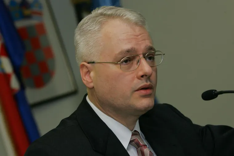 Ma tko bi ga prepoznao? Ovako je Ivo Josipović izgledao kad je služio u JNA