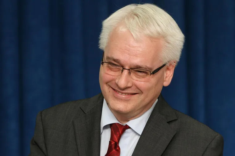 Ma tko bi ga prepoznao? Ovako je Ivo Josipović izgledao kad je služio u JNA