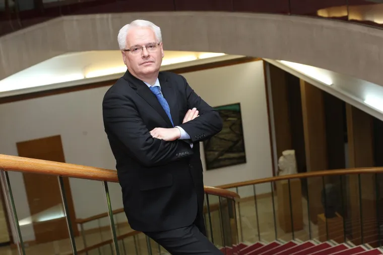 Ma tko bi ga prepoznao? Ovako je Ivo Josipović izgledao kad je služio u JNA