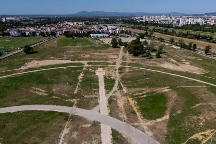 Pogledajte što je ostalo od Hipodroma nakon Thompsonova koncerta: Menadžer tvrdi bit će bolji nego prije