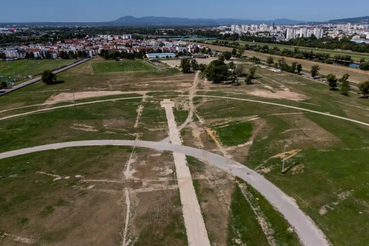 Pogledajte što je ostalo od Hipodroma nakon Thompsonova koncerta: Menadžer tvrdi bit će bolji nego prije