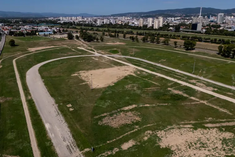 Pogledajte što je ostalo od Hipodroma nakon Thompsonova koncerta: Menadžer tvrdi bit će bolji nego prije