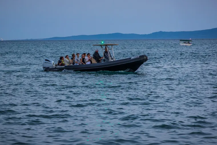 Zgodne žene, riva i 'vruća' atmosfera: Splićanke pro&scaron;etale, a turisti odu&scaron;evljeno gledali