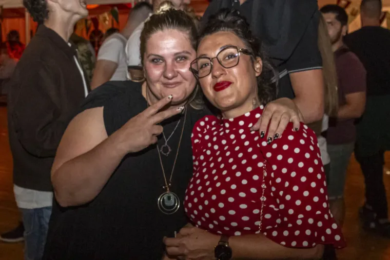 U uskom korzetu i obasuta tetovažama: Zanosna Osječanka u fatalnoj kombinaciji nije prošla nezamijećeno