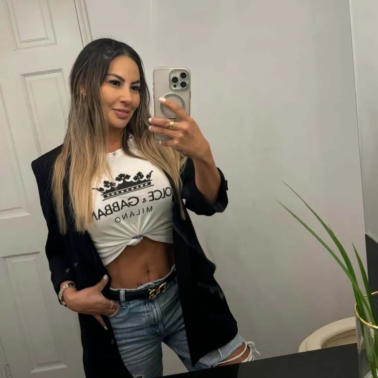 Biv&scaron;eg muža optužila za zlostavljanje, a danas blista kao nikad: Pamela osvaja svojim oblinama