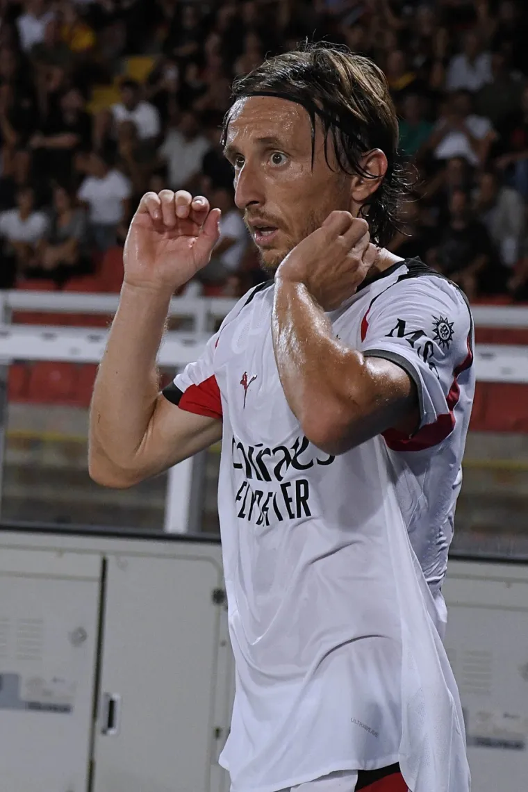 'Harry Potter dodavanja': Nogometni svijet klanja se Modriću