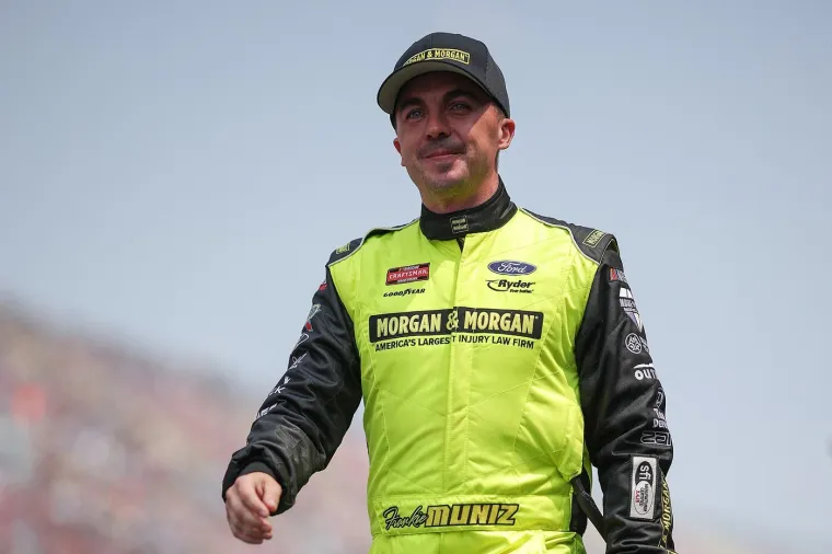 Od televizijske zvijezde do NASCAR staza: Evo kako danas izgleda 'Malcolm' u 40. godini