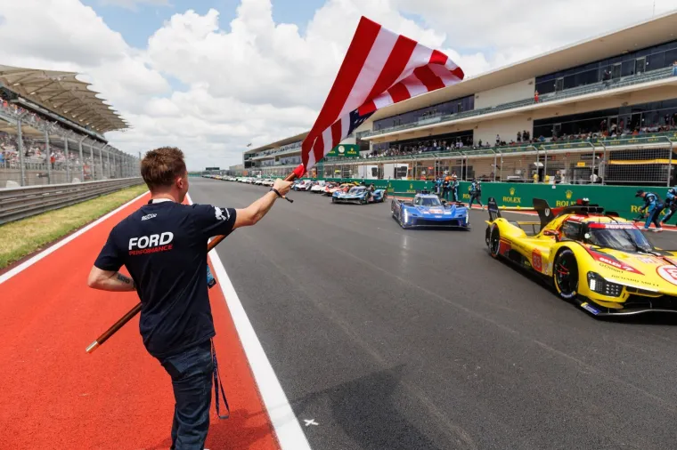 Od televizijske zvijezde do NASCAR staza: Evo kako danas izgleda 'Malcolm' u 40. godini