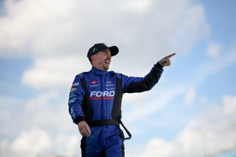 Od televizijske zvijezde do NASCAR staza: Evo kako danas izgleda 'Malcolm' u 40. godini