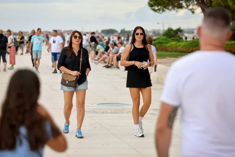 S boljom polovicom, same ili s prijateljicom: Zgodne Zadranke ovaj vikend pokazale najbolja izdanja