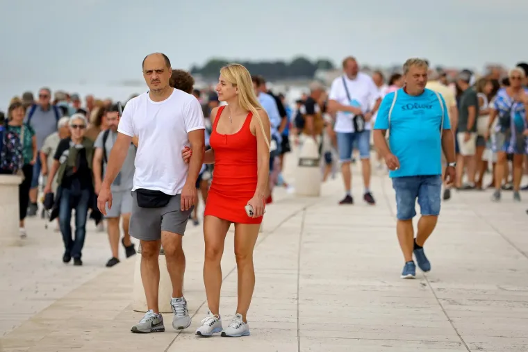 S boljom polovicom, same ili s prijateljicom: Zgodne Zadranke ovaj vikend pokazale najbolja izdanja