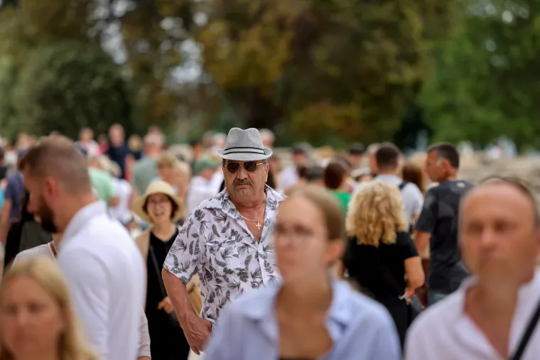 S boljom polovicom, same ili s prijateljicom: Zgodne Zadranke ovaj vikend pokazale najbolja izdanja