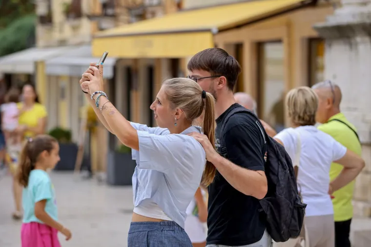 S boljom polovicom, same ili s prijateljicom: Zgodne Zadranke ovaj vikend pokazale najbolja izdanja
