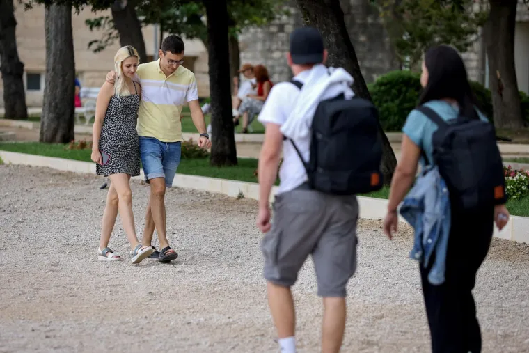 S boljom polovicom, same ili s prijateljicom: Zgodne Zadranke ovaj vikend pokazale najbolja izdanja
