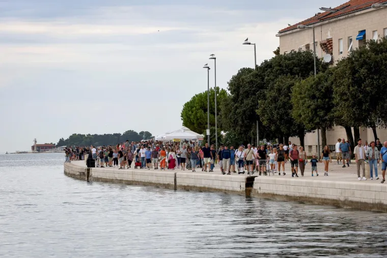 S boljom polovicom, same ili s prijateljicom: Zgodne Zadranke ovaj vikend pokazale najbolja izdanja