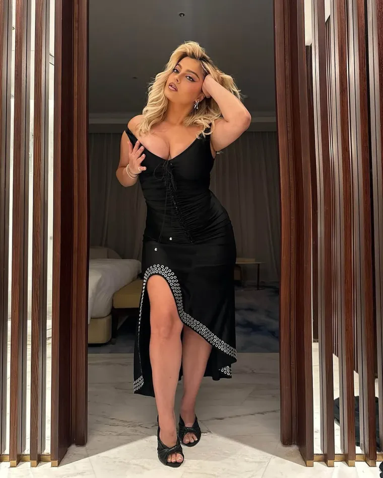 Pjevačica Bebe Rexha slavi 36. rođendan: Ovo ljeto provela je u Hrvatskoj i pokazala zanosne obline