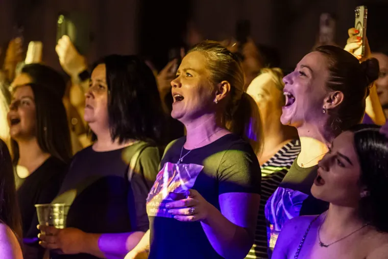 Zavodljive žene, pivo i kolo: Ni ki&scaron;a ih nije ugasila, u Osijeku ba&scaron; znaju partijati