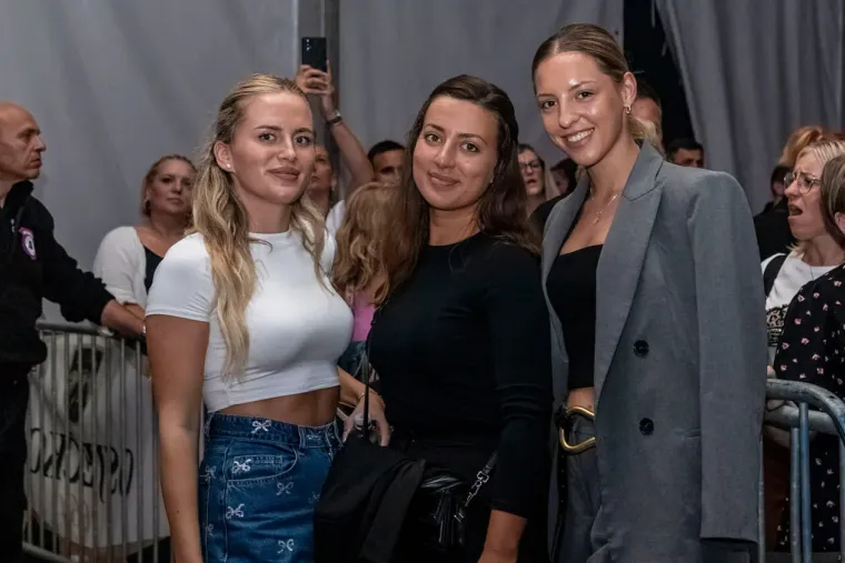 Zavodljive žene, pivo i kolo: Ni ki&scaron;a ih nije ugasila, u Osijeku ba&scaron; znaju partijati