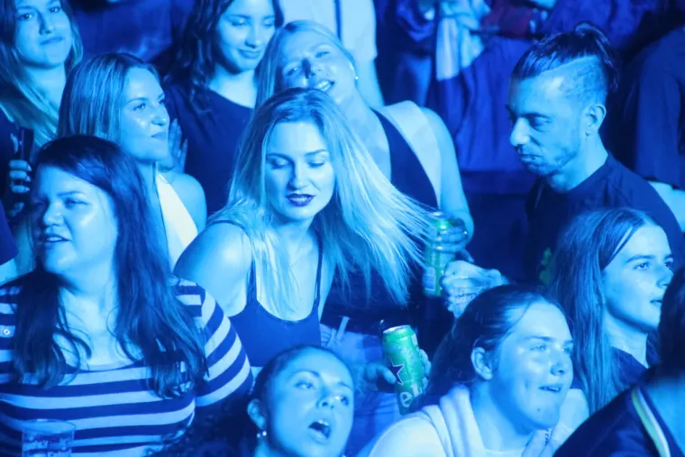 Plava i zanosna: Dok su svirali Psihomodo Pop, Vanna i Neki to vole vruće, ova ljepotica postala je senzacija