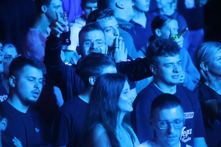 Plava i zanosna: Dok su svirali Psihomodo Pop, Vanna i Neki to vole vruće, ova ljepotica postala je senzacija