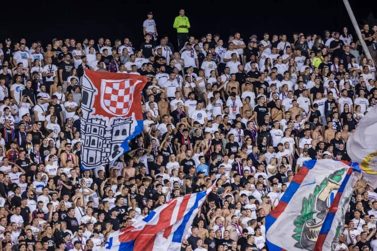 U gledali&scaron;tu osvanula specijalna i rijetka poruka za Livaju: Lijepe žene preplavile Poljud