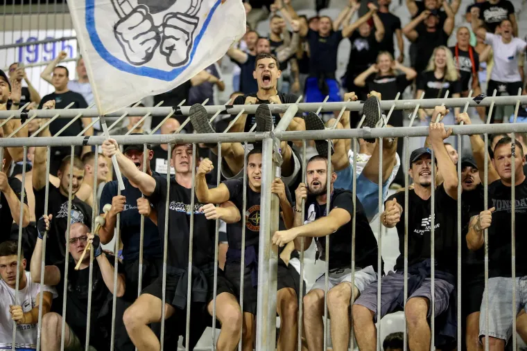 U gledali&scaron;tu osvanula specijalna i rijetka poruka za Livaju: Lijepe žene preplavile Poljud