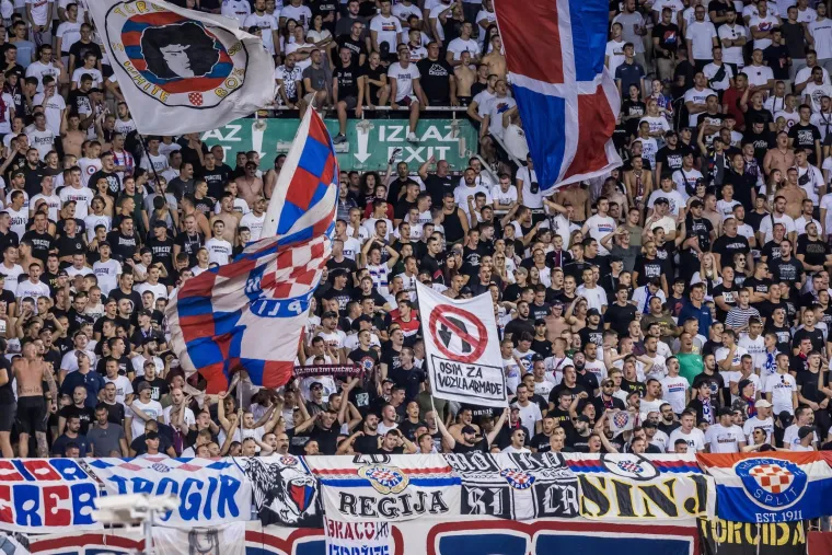 U gledali&scaron;tu osvanula specijalna i rijetka poruka za Livaju: Lijepe žene preplavile Poljud