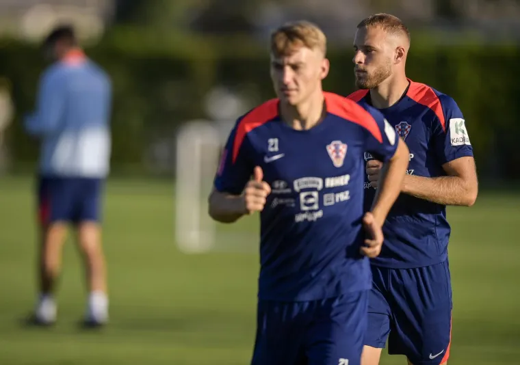 Vatreni se spremaju: Luka nasmijava policajce i žuri na trening na teren posebna imena