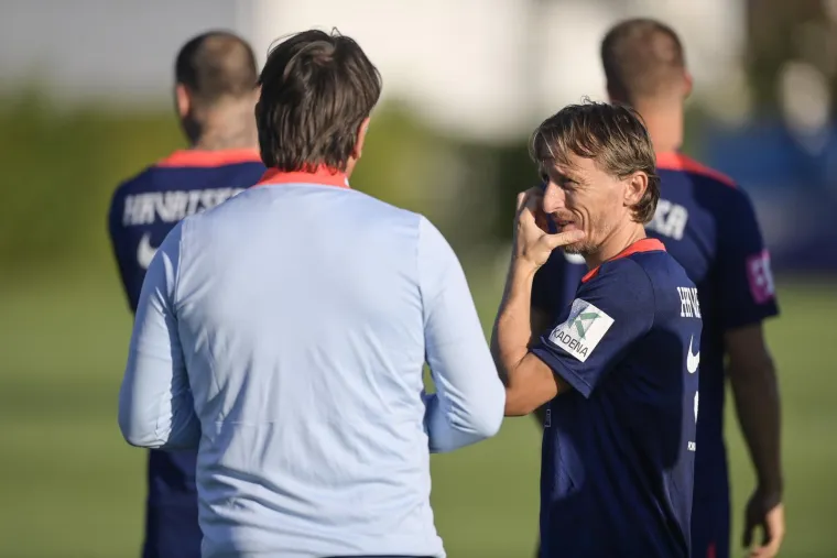 Vatreni se spremaju: Luka nasmijava policajce i žuri na trening na teren posebna imena