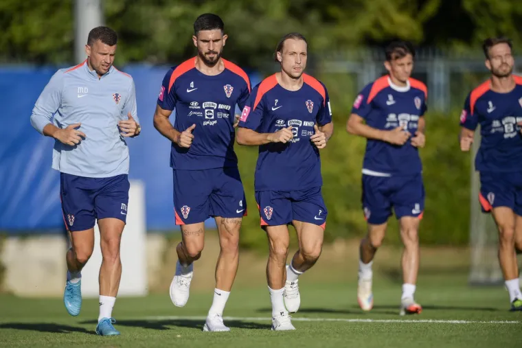 Vatreni se spremaju: Luka nasmijava policajce i žuri na trening na teren posebna imena